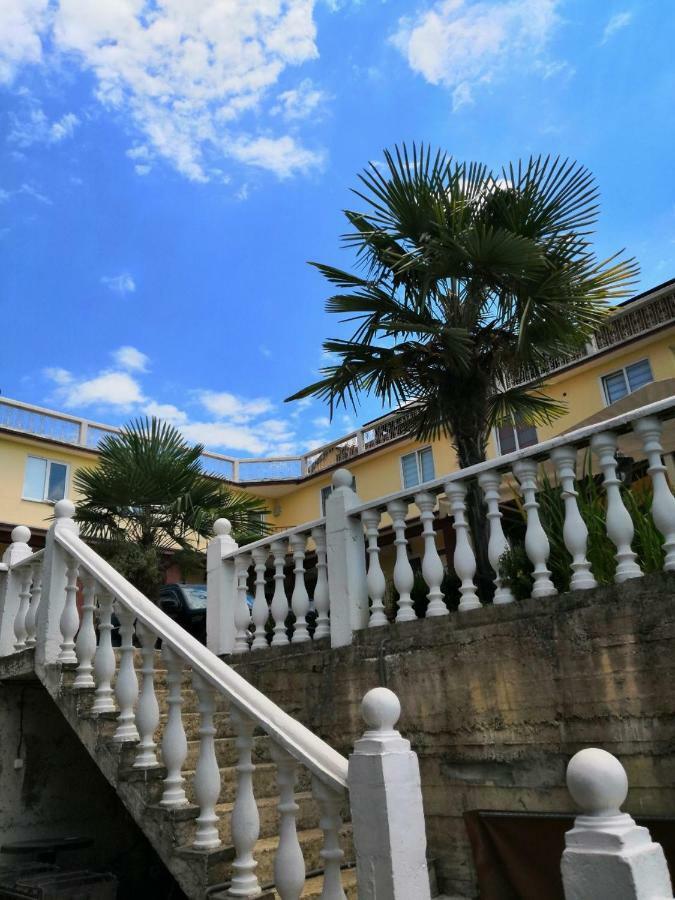 Guest House Amra New Athos Exterior foto